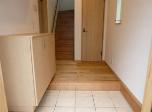 かっこいい工務店　京都府　足立住建　ADACHI住建　施工例　#1　ナチュラルモダン　内観　玄関ホール