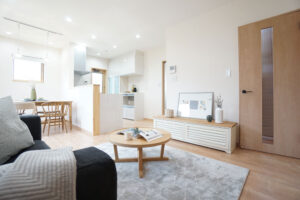 かっこいい工務店　京都府　ADACHI住建　足立住建　施工例　＃2　ナチュラルモダン　内観　リビング