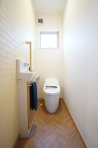 かっこいい工務店　京都府　ADACHI住建　足立住建　施工例　＃2　ナチュラルモダン　内観　トイレ