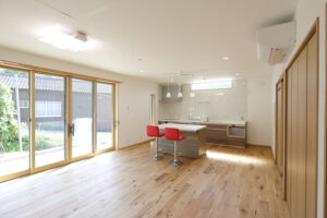 かっこいい工務店　京都府　ADACHI住建　足立住建　施工例　＃3　新築　戸建　平屋　　ナチュラルモダン　内観　LDK