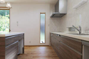 かっこいい工務店　京都府　ADACHI住建　足立住建　施工例　＃3　新築　戸建　平屋　　ナチュラルモダン　アイランドキッチン