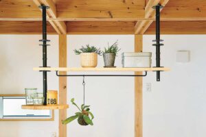かっこいい工務店　京都府　ADACHI住建　足立住建　施工例　＃4　新築　戸建　ナチュラルモダン　内観　吊り棚