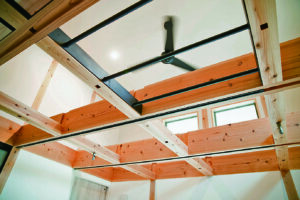 かっこいい工務店　京都府　ADACHI住建　足立住建　施工例　＃5　新築　戸建　ナチュラルモダン　内観　梁　可変