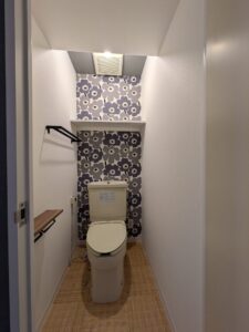 かっこいい工務店　東京都　バークノア　施工例 #8　リノベーション　セミ・スケルトン　マンション　内観　トイレ