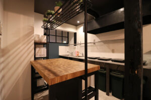 かっこいい工務店　東京都　バークノア　施工例　＃1　リノベーション　シェアハウス　　キッチン