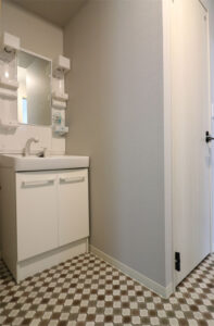 かっこいい工務店　東京都　バークノア　施工例　＃1　リノベーション　シェアハウス　　　洗面所