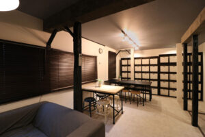 かっこいい工務店　東京都　バークノア　施工例　＃1　リノベーション　シェアハウス　エントランスホール