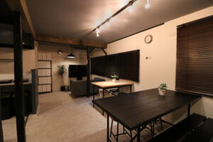 かっこいい工務店　東京都　バークノア　施工例　＃1　リノベーション　シェアハウス　エントランスホール　２