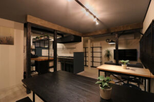 かっこいい工務店　東京都　バークノア　施工例　＃1　リノベーション　シェアハウス　エントランスホール　３