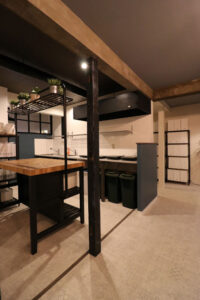 かっこいい工務店　東京都　バークノア　施工例　＃1　リノベーション　シェアハウス　エントランスホール　３