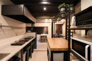 かっこいい工務店　東京都　バークノア　施工例　＃1　リノベーション　シェアハウス　　キッチン