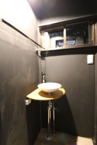 かっこいい工務店　東京都　バークノア　施工例　＃1　リノベーション　シェアハウス　　　手洗い