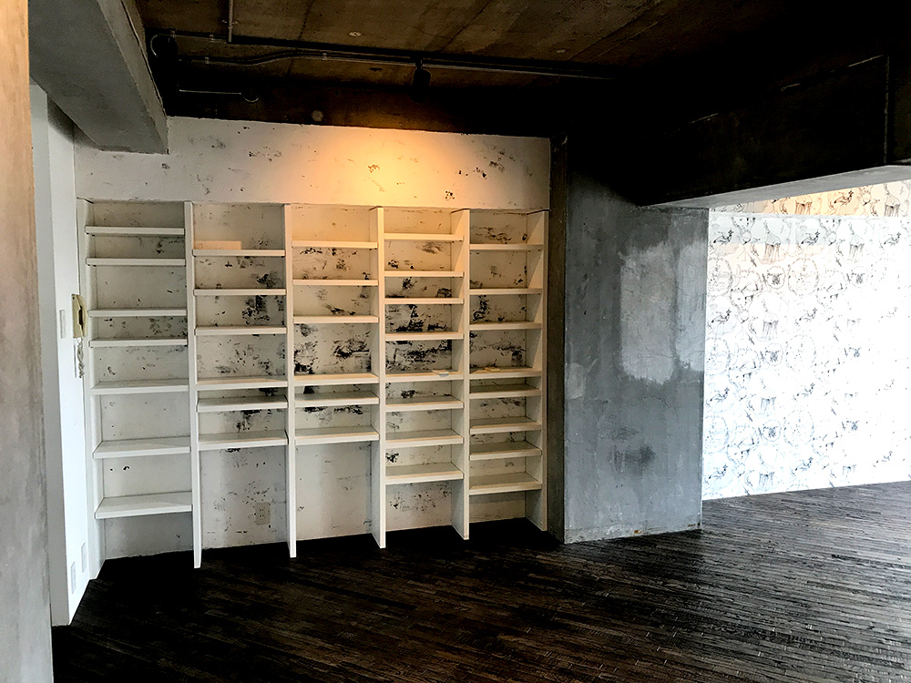 かっこいい工務店　東京都　バークノア　施工例　#2 リノベーション　マンション　インダストリアル LDK 　　デザインコンクリート　内観