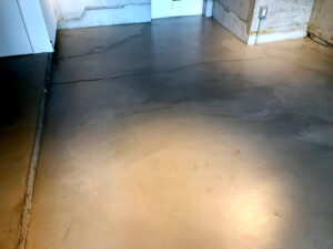 っこいい工務店　東京都　バークノア　施工例　#2 リノベーション　マンション　インダストリアル　LDK　床