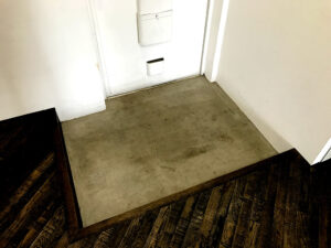 っこいい工務店　東京都　バークノア　施工例　#2 リノベーション　マンション　インダストリアル　玄関ホール