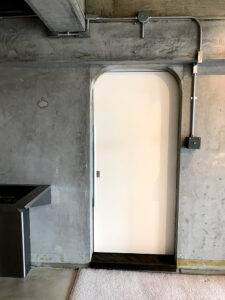 っこいい工務店　東京都　バークノア　施工例　#2 リノベーション　マンション　インダストリアル　玄関