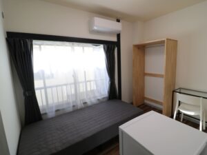 かっこいい工務店　東京　バークノア　施工事例　10　リノベーション　シェアハウス　内観　個室　2