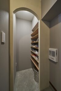 かっこいい工務店　東京都　バークノア　リノベーション　マンション　施工例　#6　シューズクローク　収納