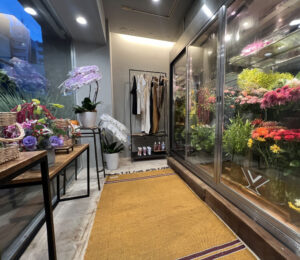 かっこいい工務店 東京　バークノア　施工例　9　リノベーション　テナント　店舗　花屋　店内　2