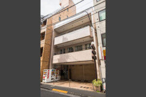 かっこいい工務店　東京　バークノア　建築実例　20　リノベーション　シェアハウス　ナチュラルモダン　外観