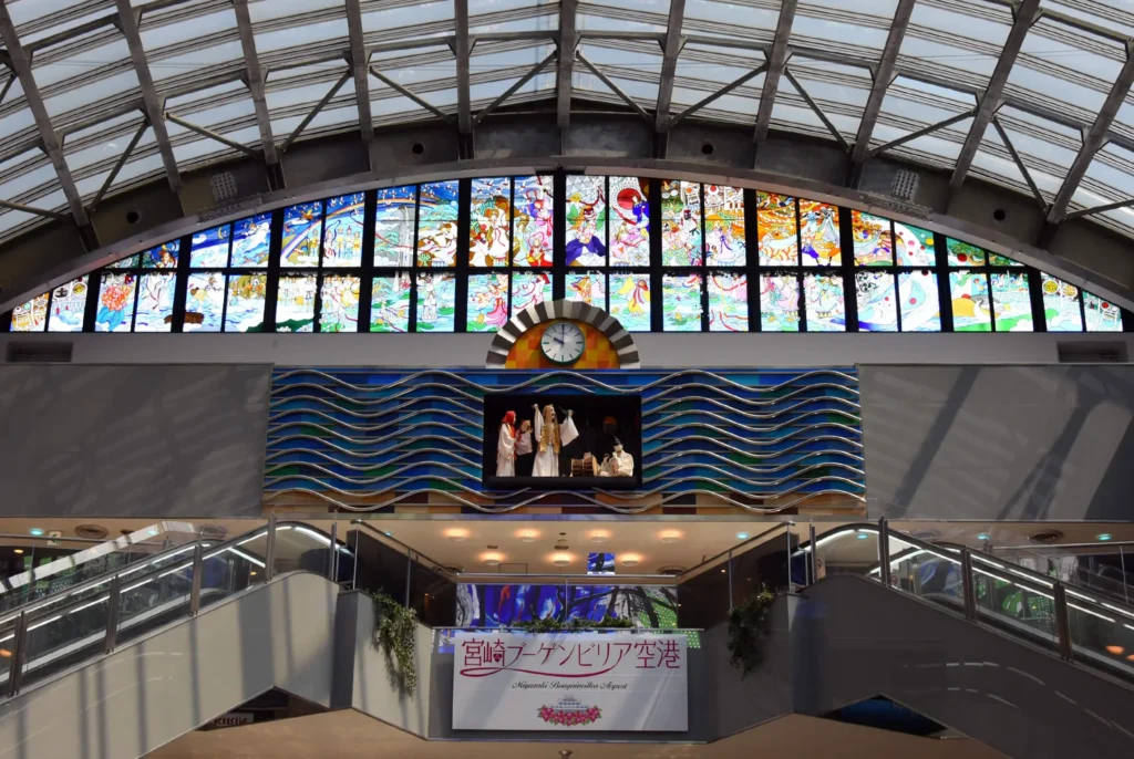 かっこいい工務店　インテリア　ステンドグラスバロック　ステンドグラスの制作　宮崎ブーゲンビリア空港