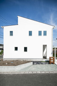 かっこいい工務店　熊本県　ブレスホーム　施工例　＃5　ナチュラル　店舗併用住宅　外観