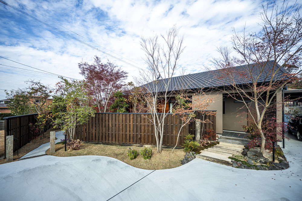 かっこいい工務店　熊本　ブレスホーム　施工例　9　新築　戸建　平屋　外観　軒先