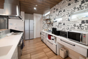 かっこいい工務店　熊本県　ブレスホーム　施工例　#8　ペットと暮らす家　アメリカン　内観　オープンキッチン