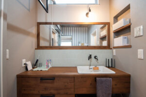 かっこいい工務店　熊本県　ブレスホーム　施工例　#8　ペットと暮らす家　アメリカン　内観　洗面化粧台