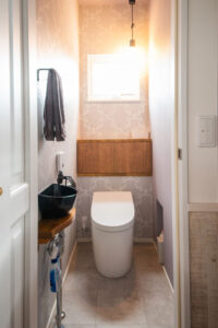 かっこいい工務店　熊本県　ブレスホーム　施工例　#8　ペットと暮らす家　アメリカン　内観　トイレ