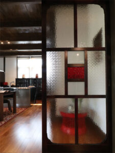 かっこいい工務店　熊本県　ブレスホーム　施工例　#1　和風建築　日本建築　平屋　キッチン　ステンドグラス