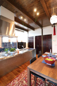 かっこいい工務店　熊本県　ブレスホーム　施工例　#1　和風建築　日本建築　平屋　キッチン　アイランドキッチン