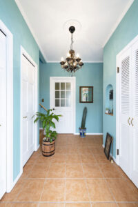 かっこいい工務店　福岡県　ブルースホーム　施工例　#1　アメリカン　内観　玄関ホール