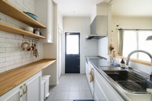 かっこいい工務店　福岡県　ブルースホーム　施工例　#4　新築　戸建　平屋　プロヴァンス　内観　オープンキッチン