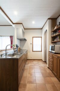 かっこいい工務店　福岡県　ブルースホーム　施工例　#2　アメリカン　内観　オープンキッチン