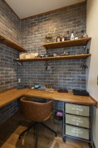 かっこいい工務店　福岡県　ブルースホーム　施工例　#5　新築　戸建　インナーガレージ　プロヴァンス　書斎