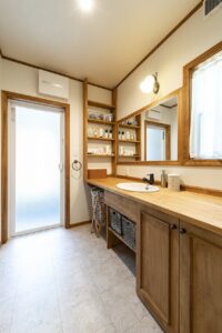 かっこいい工務店　福岡県　ブルースホーム　施工例　#5　新築　戸建　インナーガレージ　プロヴァンス　内観　　洗面脱衣所