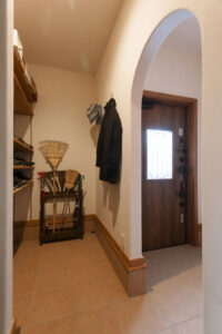 かっこいい工務店　埼玉　デザインハウス・エフ　施工例9　平屋　プロヴァンス　玄関ホール