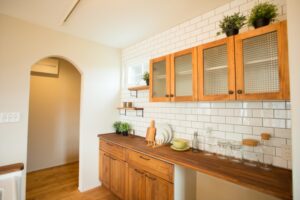 かっこいい工務店　山形　福井建設　施工例　＃4　新築　戸建　プロヴァンス　キッチン　カップボード