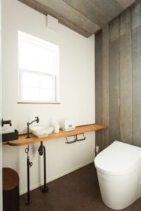 かっこいい工務店　山形県　福井建設　施工例　＃1　新築　戸建　　ナチュラル　トイレ