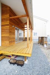 かっこいい工務店　山形　福井建設　施工例 #2　新築　戸建　ナチュラル　外観　ウッドデッキ