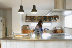 かっこいい工務店　山形　福井建設　施工例 #2　新築　戸建　ナチュラル　内観　アイランドキッチン　2