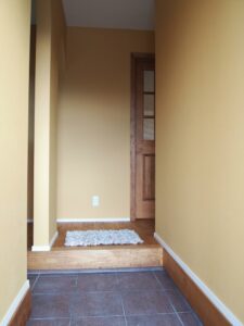 かっこいい工務店　山形　福井建設　施工例　＃3　新築　戸建　アメリカン　内観　玄関ホール