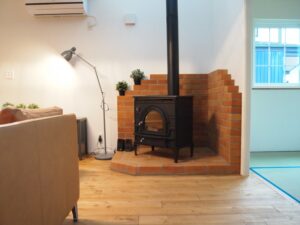 かっこいい工務店　山形　福井建設　施工例　＃3　新築　戸建　アメリカン　薪ストーブ
