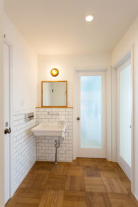 かっこいい工務店　山形　福井建設　施工例　＃5　新築　戸建　アメリカン　内観　洗面台