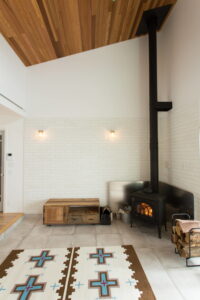 かっこいい工務店　山形　福井建設　施工例　＃5　新築　戸建　アメリカン　内観　薪ストーブ