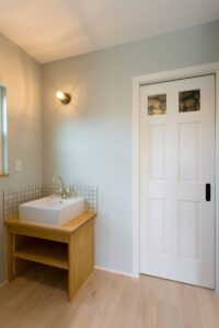 かっこいい工務店　山形　福井建設　施工実例　6　新築　戸建　アメリカン　内観　洗面化粧台　造作