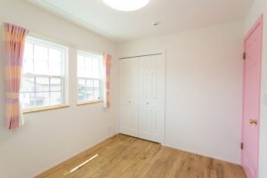 かっこいい工務店　山形　福井建設　施工実例　6　新築　戸建　アメリカン　内観　子供部屋