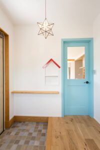 かっこいい工務店　山形　福井建設　施工実例　6　新築　戸建　アメリカン　内観　玄関