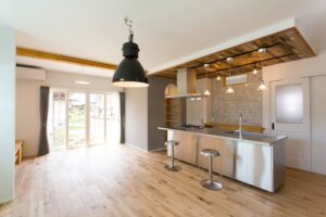 かっこいい工務店　山形　福井建設　施工実例　6　新築　戸建　アメリカン　内観　キッチン　ダイニング